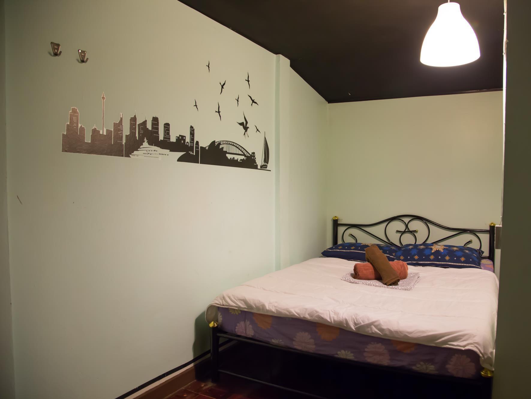 Wacky Fun Party Hostel กรุงเทพมหานคร ภายนอก รูปภาพ