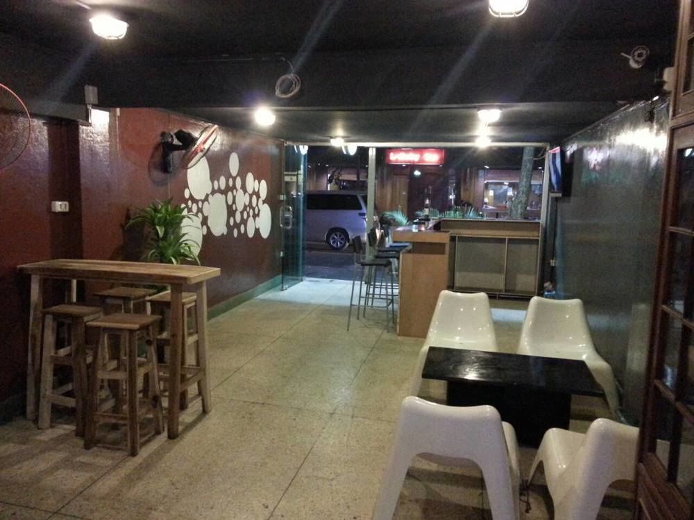 Wacky Fun Party Hostel กรุงเทพมหานคร ภายนอก รูปภาพ