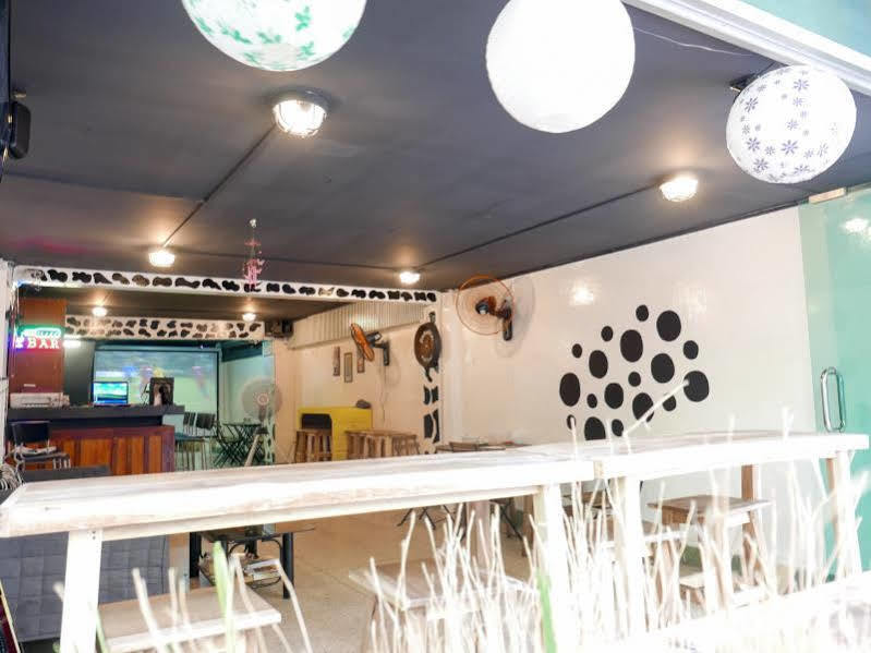 Wacky Fun Party Hostel กรุงเทพมหานคร ภายนอก รูปภาพ